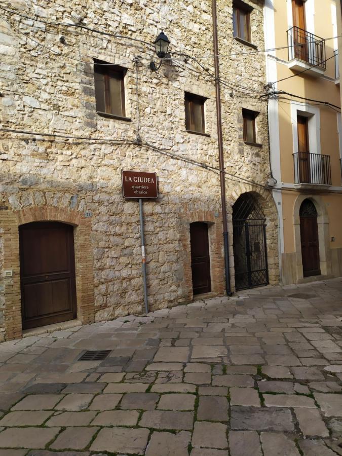 Casa Flora Fondi Centro Storico Apartment Exterior foto